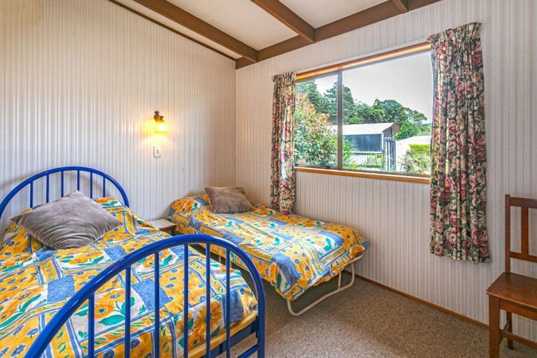 Photo of property in 106 Waverley Place, Whangamata, 3620