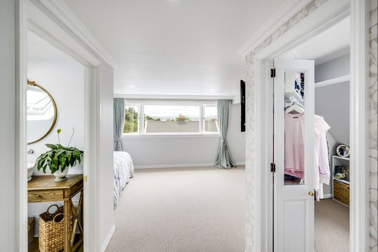 Photo of property in 3 Terrace Lane, Hospital Hill, Napier, 4110