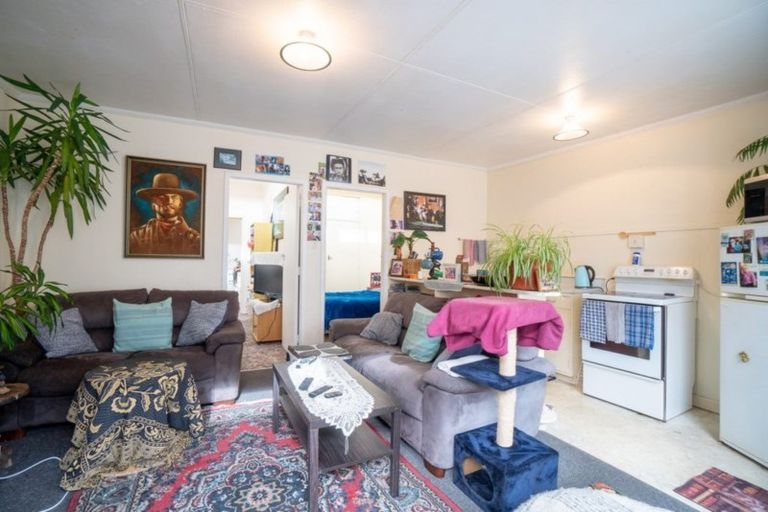 Photo of property in 90 Victoria Avenue, Palmerston North, 4410