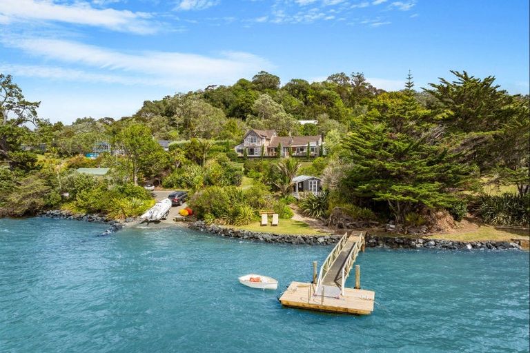 Photo of property in 9 Young Street, Mahurangi East, Warkworth, 0982