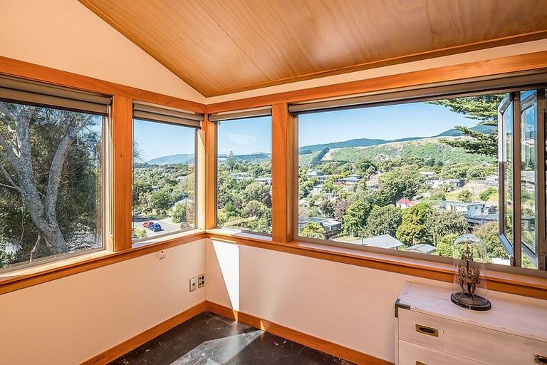 Photo of property in 15 Renown Road, Raumati South, Paraparaumu, 5032