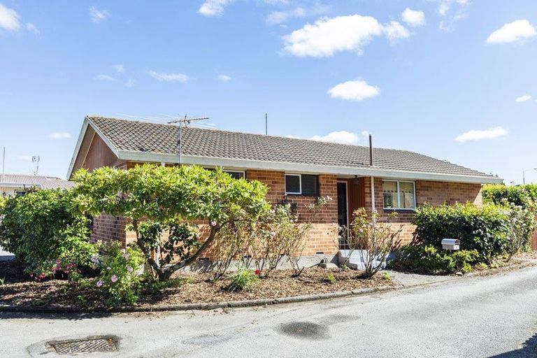 Photo of property in Birchdale Courts, 1/69a Yaldhurst Road, Sockburn, Christchurch, 8042