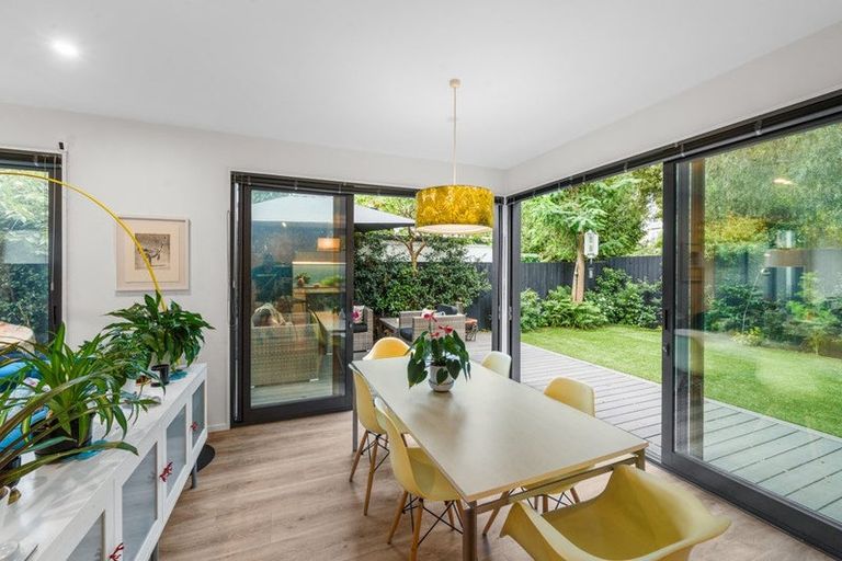 Photo of property in 53 Innes Road, St Albans, Christchurch, 8052