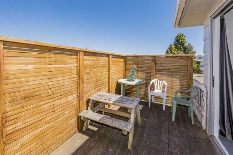 Photo of property in 35 Solway Street, Levin, 5510