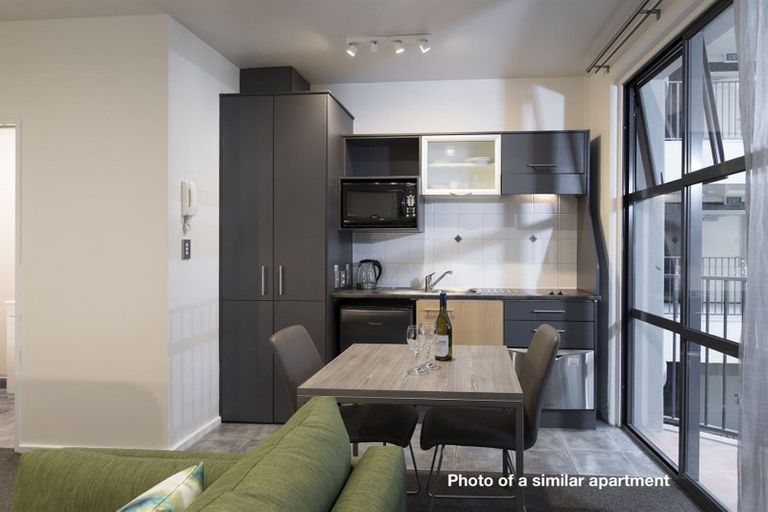 Photo of property in Atrium Towers, 5h/154 The Terrace, Wellington Central, Wellington, 6011