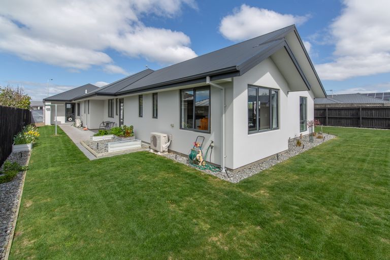 Photo of property in 28 Surfers Place, North New Brighton, Christchurch, 8083