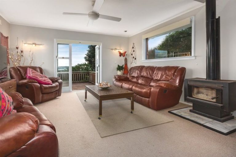 Photo of property in 33a Herewini Street, Titahi Bay, Porirua, 5022