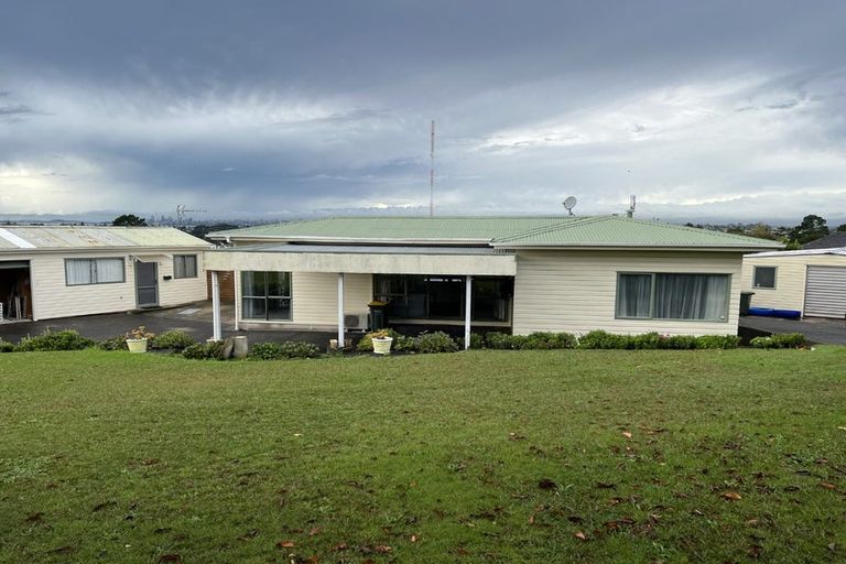 Photo of property in 40 Waimumu Road, Massey, Auckland, 0614