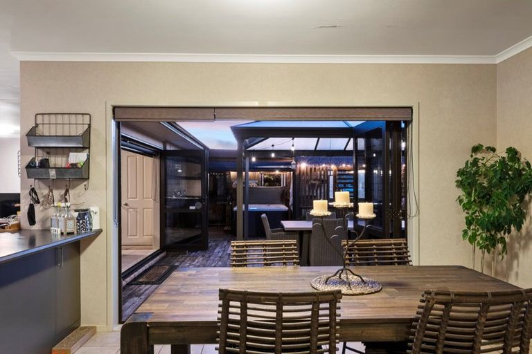 Photo of property in 5 Madeira Close, Papamoa Beach, Papamoa, 3118