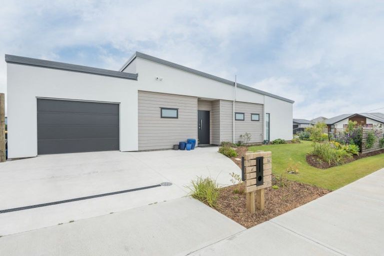 Photo of property in 16 Tana Pukekohatu Avenue, Motueka, 7120