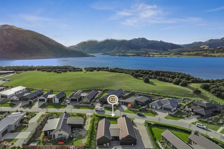 Photo of property in 72 Infinity Drive, Wanaka, 9305