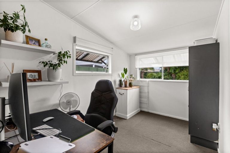 Photo of property in 56 Wynyard Crescent, Tamatea, Napier, 4112