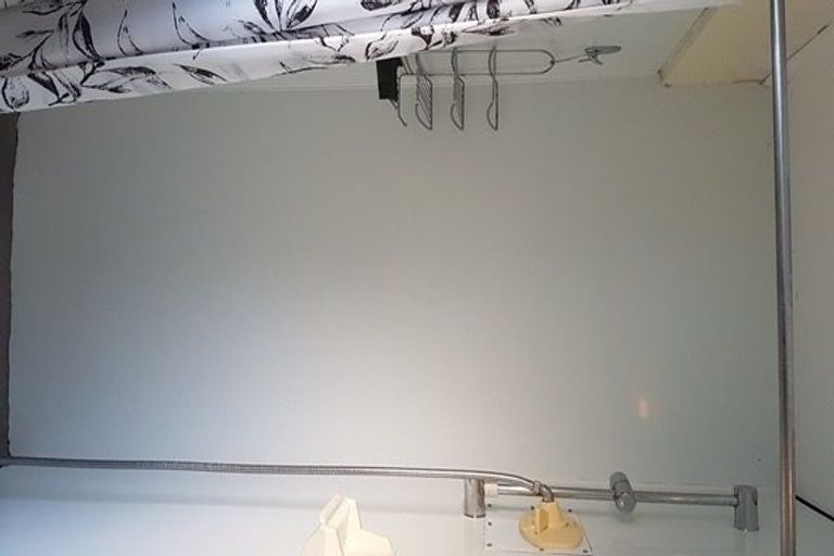 Photo of property in 17 Kelston Street, New Lynn, Auckland, 0600