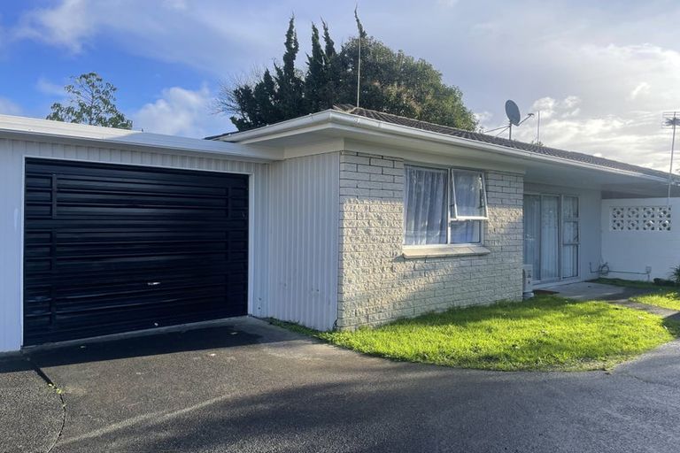 Photo of property in 5/43 Mcleod Road, Henderson, Auckland, 0612