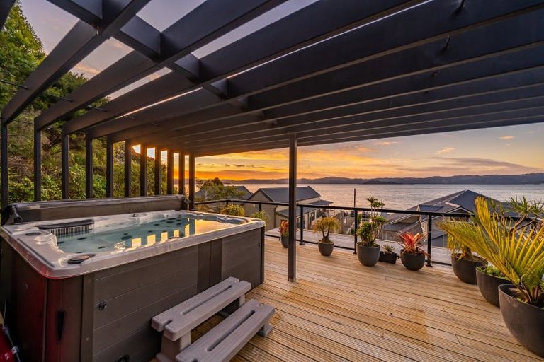 Photo of property in 616b Marine Drive, Days Bay, Lower Hutt, 5013