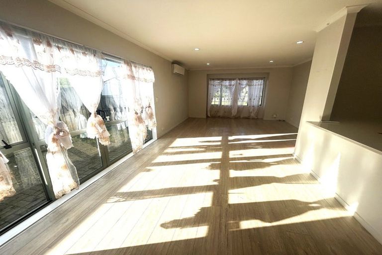 Photo of property in 24 Ashmere Lane, Weymouth, Auckland, 2103