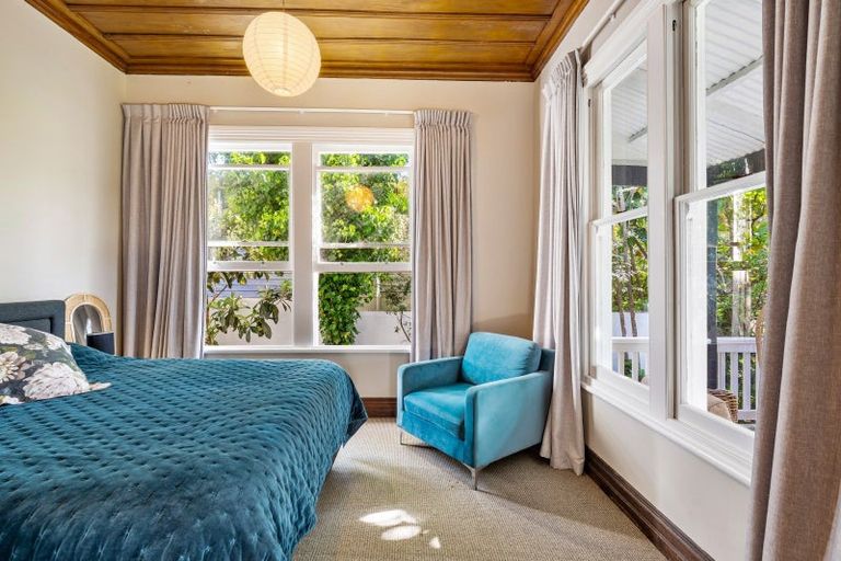 Photo of property in 70 Gillies Crescent, Waimarama, Havelock North, 4294