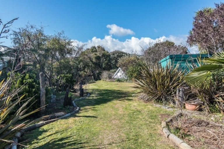 Photo of property in 37 Dale Road, Raumati South, Paraparaumu, 5032