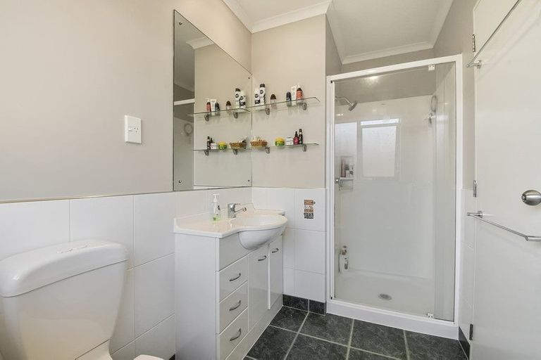 Photo of property in 6 Croftview Road, Wattle Downs, Auckland, 2103