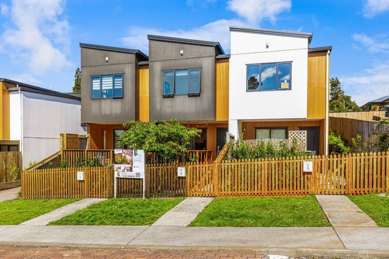 Photo of property in Rf202b, 9/18 Hewlett Road, Massey, Auckland, 0614