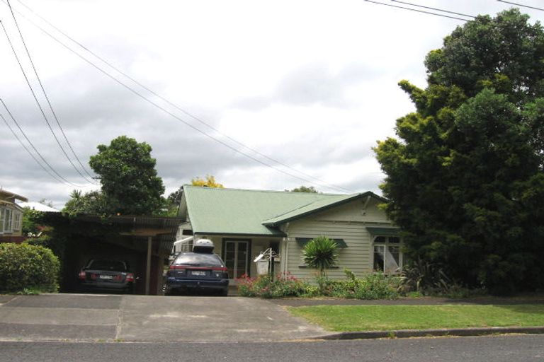 Photo of property in 81 Marsden Avenue, Mount Eden, Auckland, 1024
