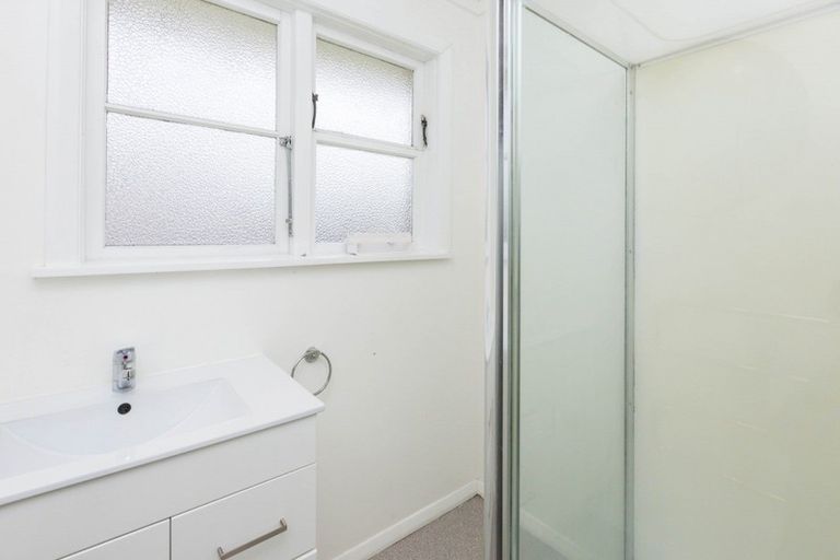 Photo of property in 2 Hazel Street, Ebdentown, Upper Hutt, 5018