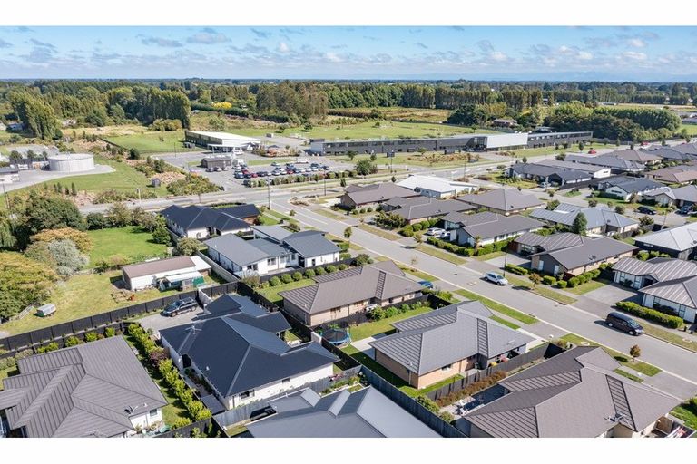 Photo of property in 6 Parawai Street, Marshland, Christchurch, 8083