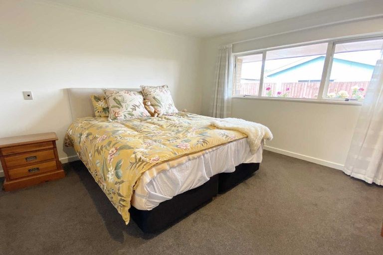 Photo of property in 2/58b Daniels Road, Redwood, Christchurch, 8051