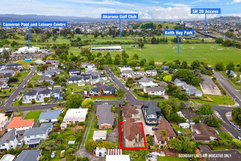 Photo of property in 74b Stamford Park Road, Mount Roskill, Auckland, 1041