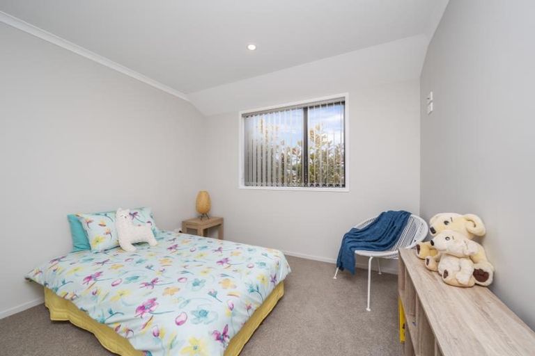 Photo of property in 48 Magnolia Drive, Westown, New Plymouth, 4310