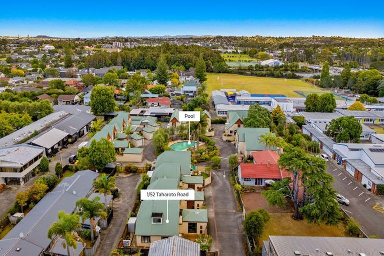 Photo of property in 1/52 Taharoto Road, Takapuna, Auckland, 0622