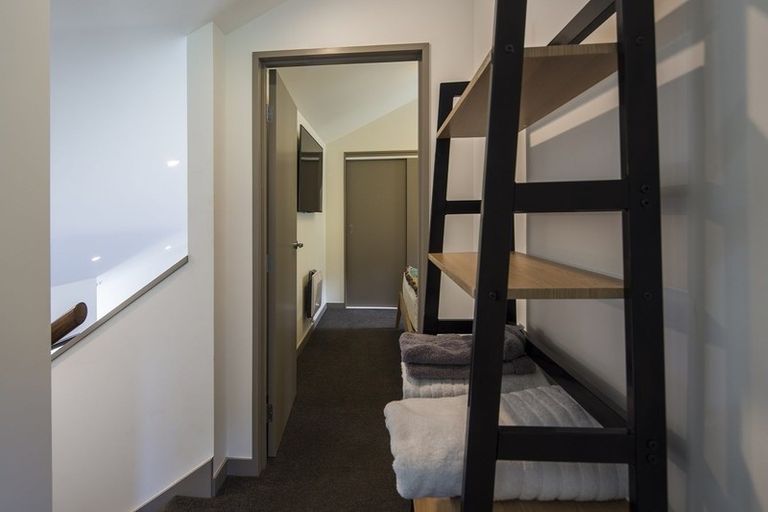 Photo of property in La Residence Du Lac, 39/527 Frankton Road, Queenstown, 9300