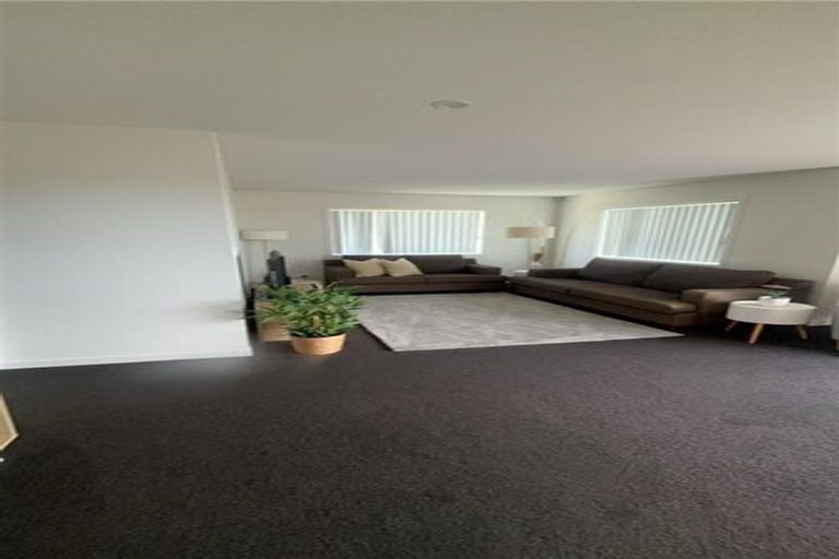 Photo of property in 85a Albany Highway, Unsworth Heights, Auckland, 0632