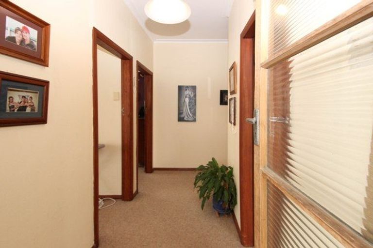 Photo of property in 1400 Woodstock Avenue, Mayfair, Hastings, 4122