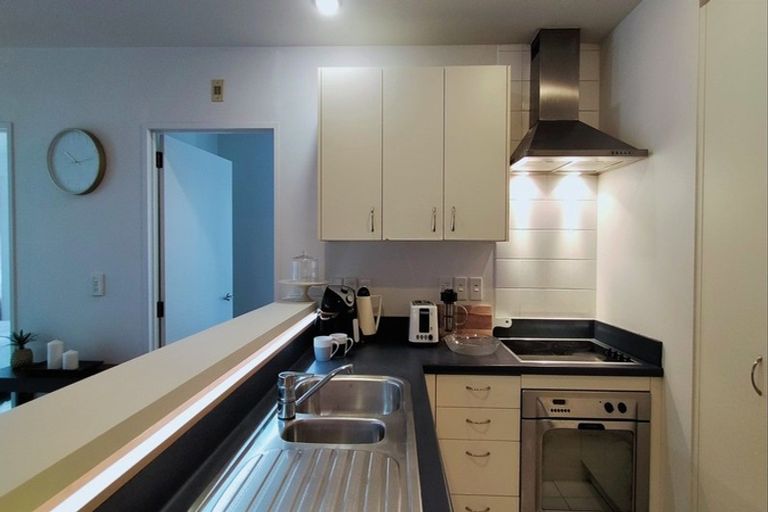 Photo of property in Terrace Heights Apartments, 8c/163 The Terrace, Wellington Central, Wellington, 6011