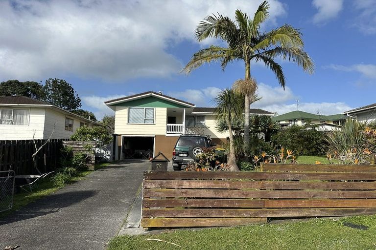 Photo of property in 76 Rosewarne Crescent, Glendene, Auckland, 0602