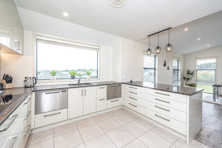 Photo of property in 45 Golf Vue Place, Castlecliff, Whanganui, 4501