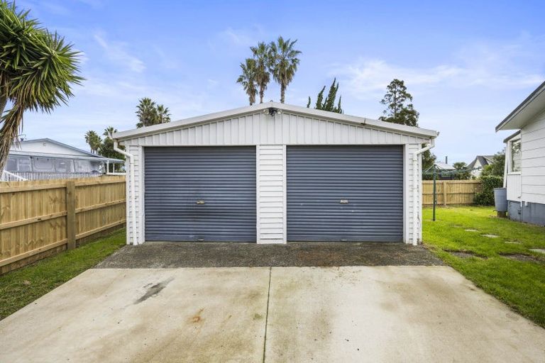 Photo of property in 7a Litchfield Place, Clarks Beach, 2122