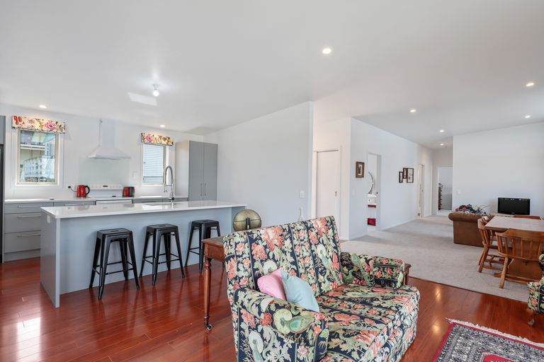 Photo of property in 10 Burgess Street, Te Aroha, 3320