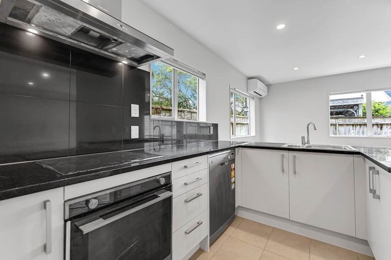 Photo of property in 22/45a Swanson Road, Henderson, Auckland, 0610