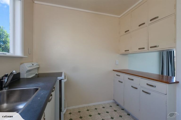 Photo of property in 2/77 Collier Avenue, Karori, Wellington, 6012