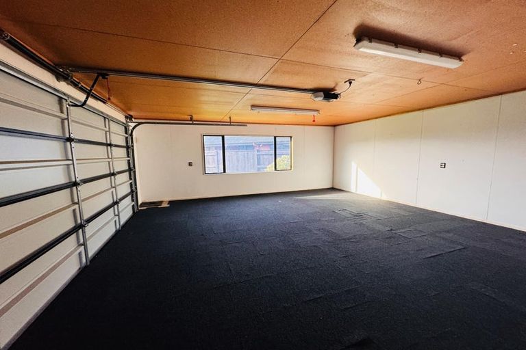 Photo of property in 69 Royal Oak Drive, Kelvin Grove, Palmerston North, 4414