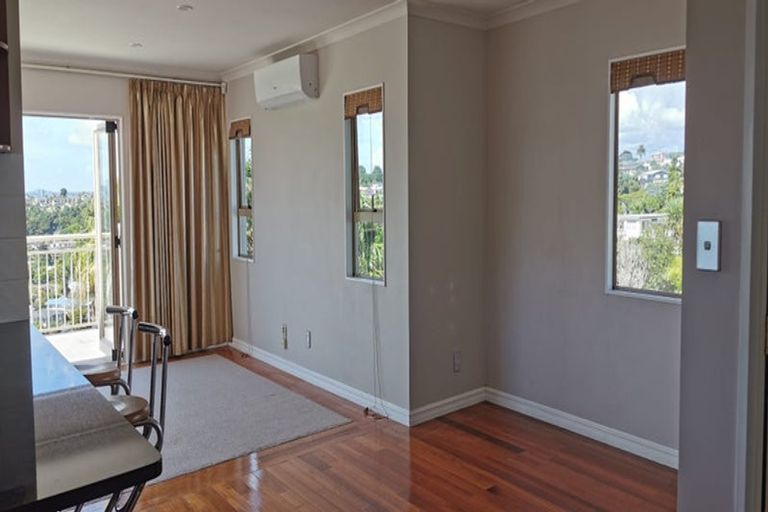 Photo of property in 11 Monarch Avenue, Hillcrest, Auckland, 0627
