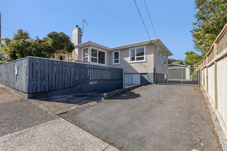 Photo of property in 4 Sardinha Place, Marfell, New Plymouth, 4310