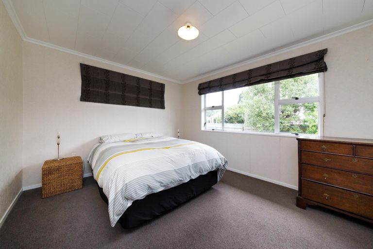 Photo of property in 20 Westhaven Grove, Takaro, Palmerston North, 4412