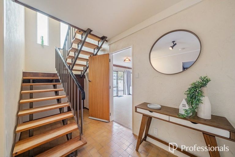 Photo of property in 14 Hibiscus Grove, Maungaraki, Lower Hutt, 5010