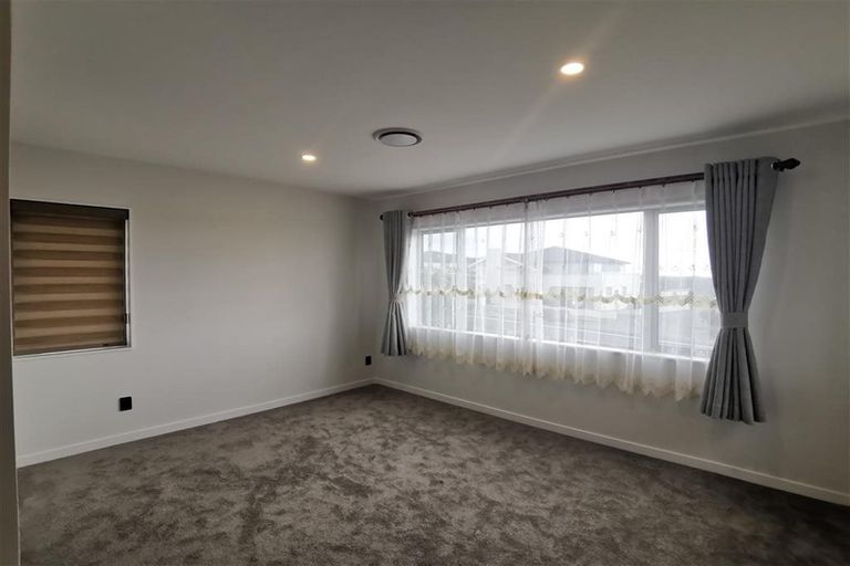 Photo of property in 46 Te Oneroa Way, Long Bay, Auckland, 0630