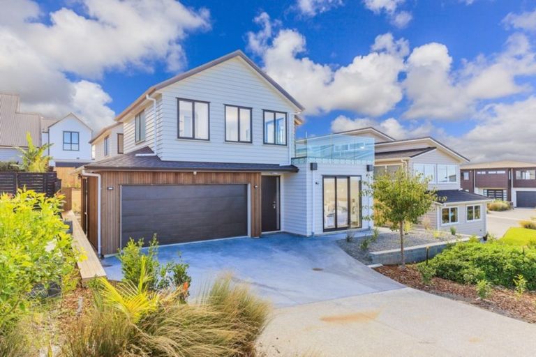 Photo of property in 3 Copper Lane, Long Bay, Auckland, 0630
