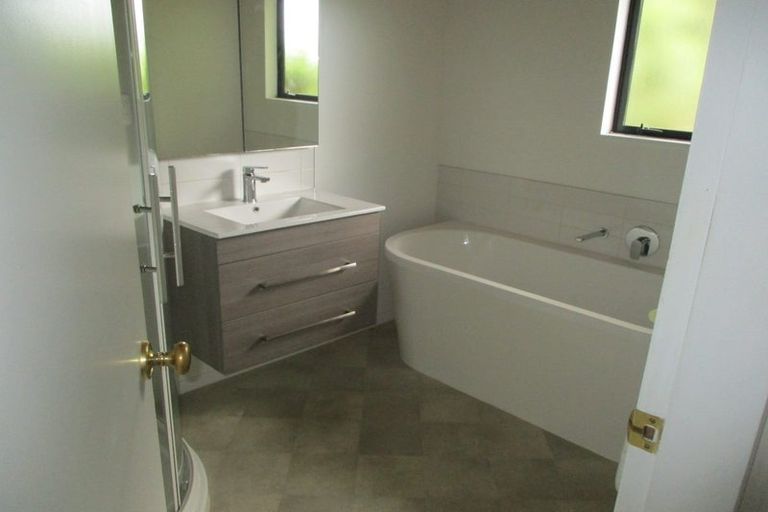 Photo of property in 370 Arapaepae Road, Levin, 5571