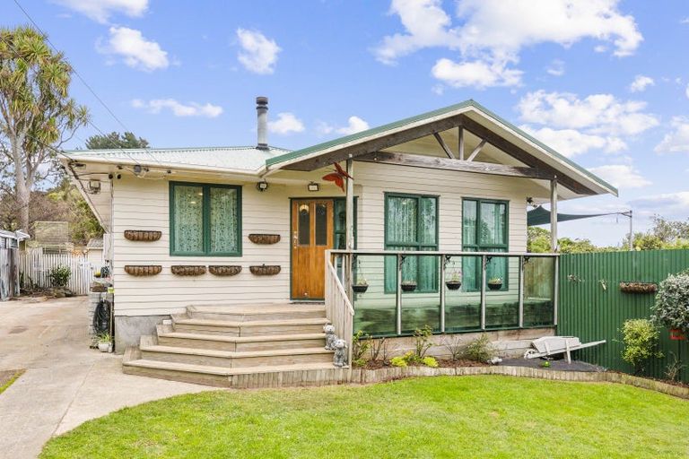 Photo of property in 36 Ruapehu Street, Paraparaumu, 5032